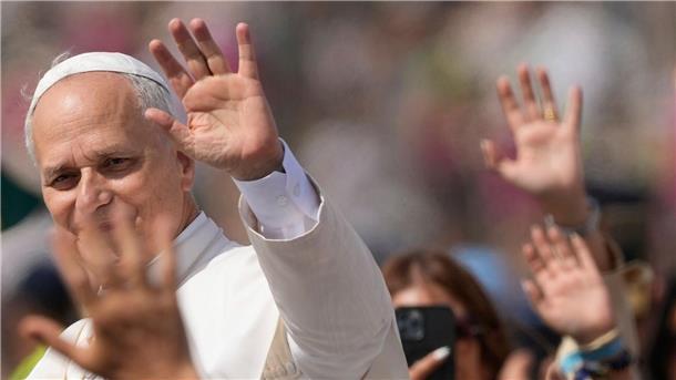 Der Papst hat Jugendliche in Rom begrüßt.