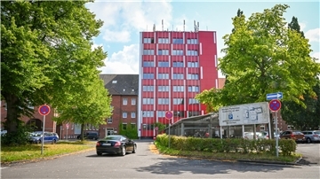 Der Parkraum an den Stadthäusern soll nun bewirtschaftet werden.