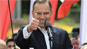 Der parteilose Historiker Karol Nawrocki geht als Kandidat für die nationalkonservative PiS in die Stichwahl um Polens Präsidentschaft. (Archivbild)