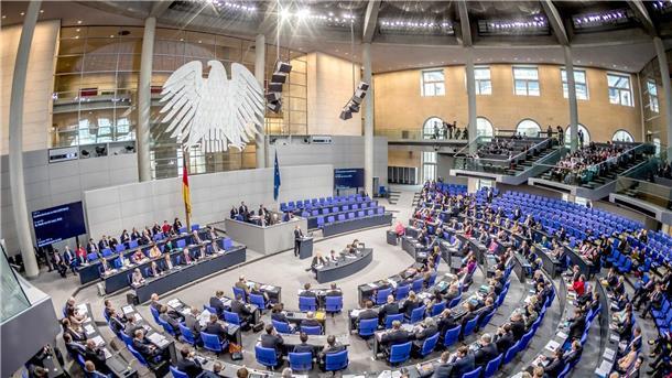 Ampel-Fraktionen wollen schnelle Wahlrechtsreform - CSU tobt Der Plenarsaal während einer Sitzung des Deutschen Bundestages.