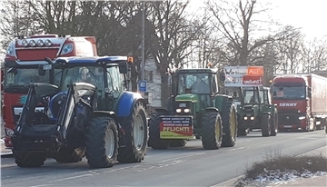 Der Protest von Landwirten auf der Straße, wie hier in Zeven, findet Unterstützer auch in anderen Branchen.