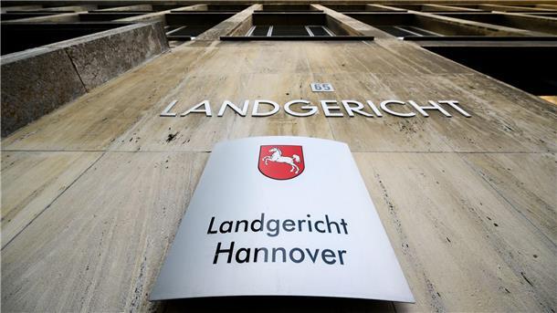 Von Kokain-Bande bestochen? Staatsanwalt auf der Anklagebank Der Prozess gegen den mutmaßlich korrupten Staatsanwalt beginnt am Landgericht Hannover unter verschärften Sicherheitsvorkehrungen. (Symbolbild)