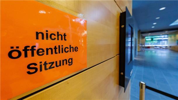 Prozess: 14-Jähriger soll Gleichaltrigen getötet haben Der Prozess in Würzburg findet unter Ausschluss der Öffentlichkeit statt.