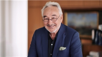 Der Reeder Bertram Rickmers starb in der Nacht zu Montag. Der 71-jährige Bremerhavener entstammte einer Reeder-Dynastie und galt als Deutschlands berühmtester Reeder.