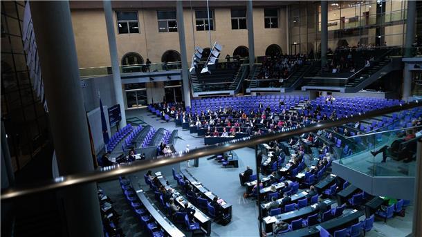 Der Reform-Antrag einer überfraktionellen Gruppe von 328 Abgeordneten wird nun im Rechtsausschuss weiter beraten.