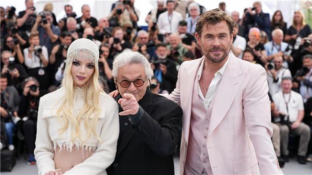 Der Regisseur und seine Hauptdarsteller: George Miller (M) mit Anya Taylor-Joy und Chris Hemsworth.