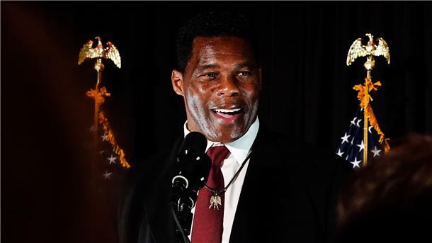 Wichtige Abstimmung für Biden: Stichwahl in Georgia Der republikanische US-Senatskandidat Herschel Walker spricht bei einer Wahlparty in Atlanta.