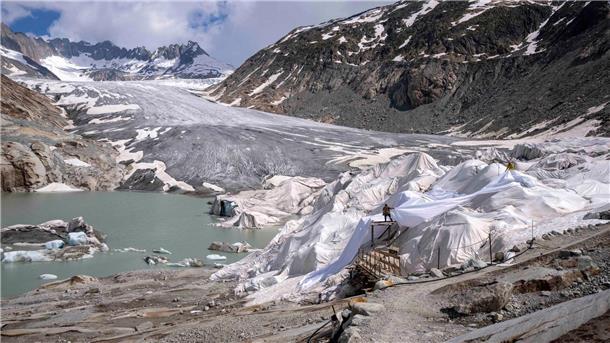 Stärkster Anstieg des Meeresspiegels seit 4.000 Jahren Der Rhonegletscher in der Nähe von Goms