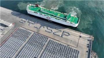 Der RoRo-Frachter „BYD Explorer NO.1“ ist von China aus auf Jungfernfahrt - und wird auch Bremerhaven anlaufen. An Bord: Mehr als 5.000 Elektroautos aus chinesischer Produktion.
