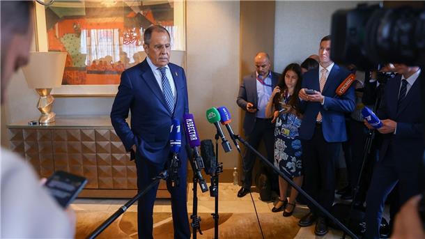 Russland gerät auch beim G20-Treffen unter Druck Der russische Außenminister Sergej Lawrow hat Bali bereits wieder verlassen.