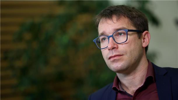 Der sachsen-anhaltische Landtagsabgeordnete Sebastian Striegel (Grüne) wurde bei einer Straßenblockade verletzt (Archivbild).