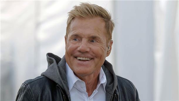 „DSDS“: Der Tag von Dieter Bohlens Rückkehr steht fest Der Sänger Dieter Bohlen steht beim Schlager-Event „Lieblingslieder“ vor seinem Auftritt hinter der Bühne.
