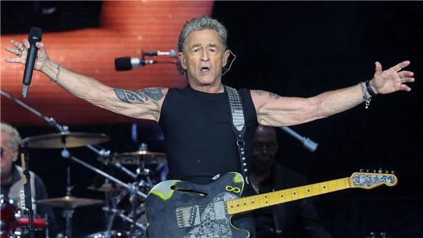 Maffay rockt auf Farewell-Tour - „Alles hat seine Zeit“ Der Sänger und Gitarrist Peter Maffay rockt auf seiner letzten Tournee mit seiner Band durch zehn Städte.