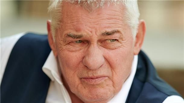Heinz Hoenig kämpft nach Angaben seiner Frau ums Überleben Der Schauspieler Heinz Hoenig liegt nach Angaben seiner Ehefrau im künstlichen Koma (Archivbild).