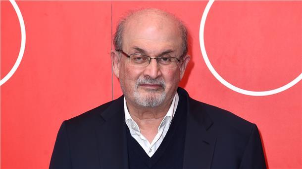 Der Schriftstellerverband PEN in Deutschland hat erneut seine Solidarität mit dem angegriffenen Autor Salman Rushdie bekundet.