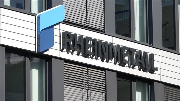Rheinmetall übernimmt Wartung westlicher Waffen in Ukraine Der Schriftzug Rheinmetall ist auf dem Firmengebäude in Düsseldorf angebracht.