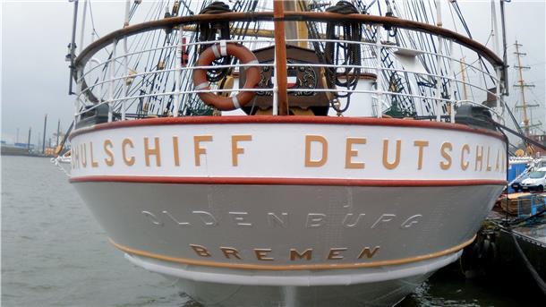 Der Schulschiff-Verein sieht in Bremen-Nord kaum noch Perspektiven. Eine Verlegung der „Schulschiff Deutschland“ sei eine Möglichkeit. Dafür vermisst er aber eine Initiative des Magistrats.