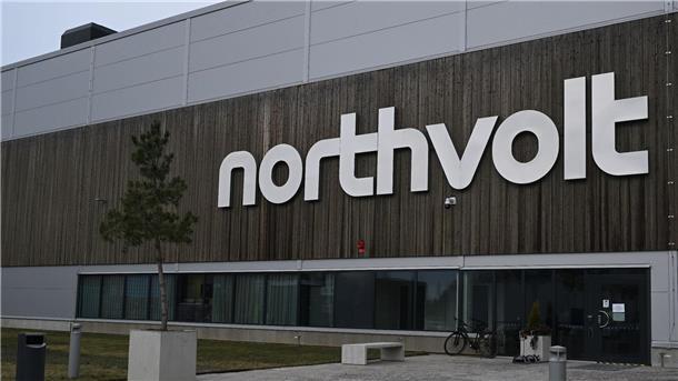 Northvolt treibt Bau von Batteriefabrik voran Der schwedische Konzern Northvolt bringt den Bau einer Batteriezellenfabrik in Heide zügig voran.