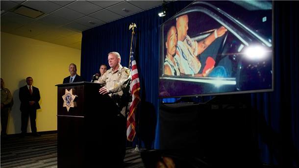 Der Sheriff von Las Vegas, Kevin McMahill, spricht während einer Pressekonferenz über die Anklage im Mordfall des Rappers Tupac Shakur.