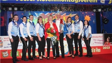 Der Siebenerrat des VRV mit dem Prinzenpaar Birgit und Norbert Witte.