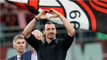 Der Sohn des schwedischen Ex-Fußballstars Zlatan Ibrahimovic hat seinen ersten Profivertrag bei der AC Mailand unterschrieben. 