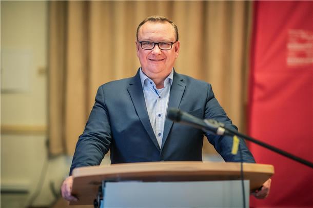 „Polarstern II“: Weg für den neuen Forschungseisbrecher ist frei Der SPD-Bundestagsabgeordnete Uwe Schmidt hat sich für das zusätzliche Geld in Berlin eingesetzt.