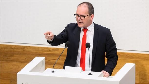 Der SPD-Fraktionsvorsitzende Grant Hendrik Tonne warnt die Union vor einer gemeinsamen Abstimmung mit der AfD.