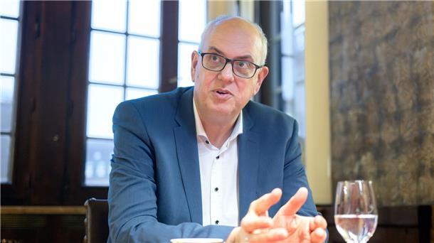 Investitionen und Handel - Bovenschultes Pläne für 2025 Der SPD-Politiker sieht den Bund und die Unternehmen in der Pflicht.