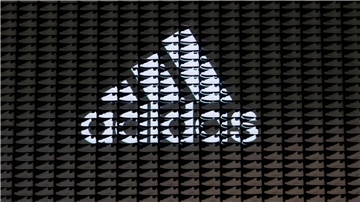 Der Sportartikelhersteller Adidas hält das erste Quartel für etwas besser als erwartet.