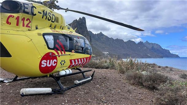 Der staatliche spanische Wetterdienst Aemet warnt regelmäßig vor dem Risiko besonders hoher Wellen an den Nord- und Westküsten der Kanarischen Inseln. Immer wieder kommt es auf den Inseln im Atlantik durch die ungebremst auf Land treffenden Wellen zu Toten und Verletzten. 