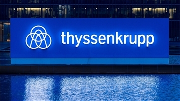 Der Stahl- und Industriekonzern Thyssenkrupp hat im vergangenen Geschäftsjahr 2021/22 seine selbstgesteckten Ziele übertroffen.
