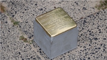 Der Stolperstein für Pastor Görge.
