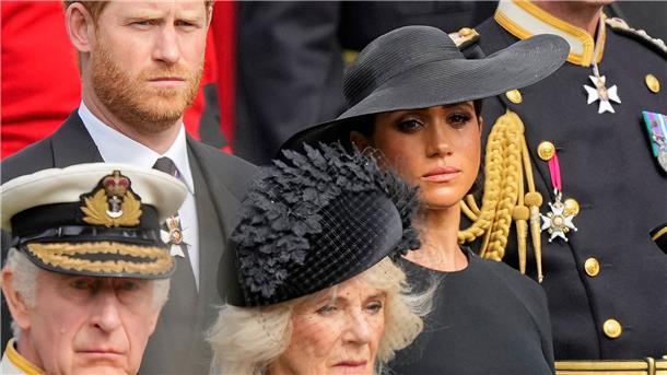 Nach Queen-Begräbnis: Große Aufgaben für König Charles III. Der Streit mit Prinz Harry und Herzogin Meghan ist eine weitere Baustelle für König Charles.