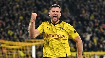 Der Stürmer hat das Trainingslager der Dortmunder bereits verlassen.