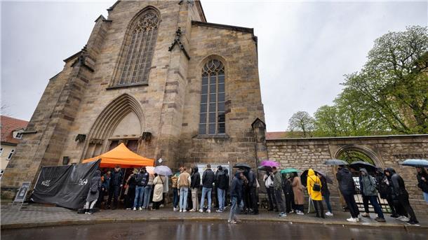 „Rave like God“: 700 Gäste tanzen in Kirche zu Techno-Musik Der Techno-Rave erfreute sich großer Beliebtheit.