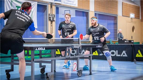 Der Tischtennis-Regionalligist TSV Lunestedt um Martin Gluza (links) und Anton Depperschmidt will eine fantastische Saison krönen.