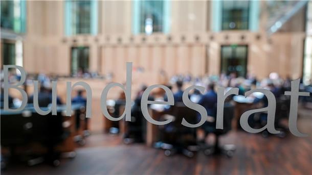 Der Treibhausgasausstoß soll künftig sektorenübergreifend betrachtet werden - so hat es der Bundesrat gebilligt.