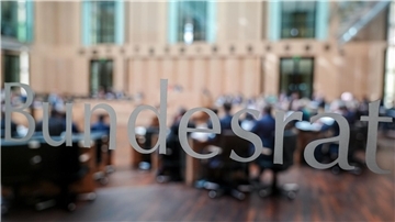 Der Treibhausgasausstoß soll künftig sektorenübergreifend betrachtet werden - so hat es der Bundesrat gebilligt.