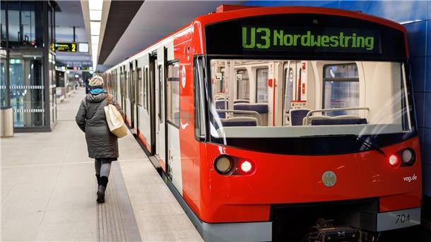 Der Trend der Zukunft: eine vollautomatische U-Bahn am U-Bahnhof Großreuth in Nürnberg.