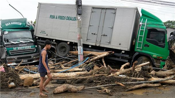 Tropensturm „Trami“ verwüstet Philippinen - Mehr als 80 Tote Der Tropensturm Trami hat Erdrutsche ausgelöst.