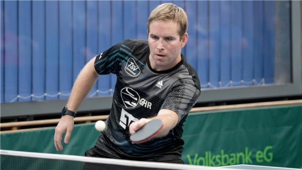 Der TSV Lunestedt um Kapitän Matti von Harten hat in der Tischtennis-Oberliga den ersten Sieg geholt.
