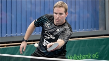 Der TSV Lunestedt um Kapitän Matti von Harten hat in der Tischtennis-Oberliga den ersten Sieg geholt.
