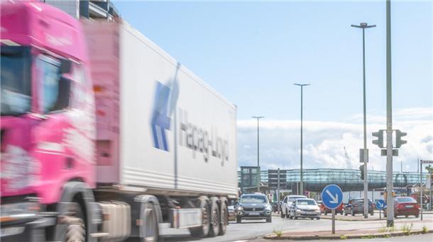 Der Übersee-Hafen zieht Lastwagen-Ströme an. Die Frage ist, wo diese langfahren sollen. 