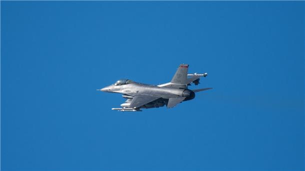 Kreml: Kampfjet-Debatte führt den Westen tiefer in den Krieg Der ukrainische Präsident Wolodymyr Selenskyj hat zuletzt immer wieder um die Lieferung von Kampfjets geworben.