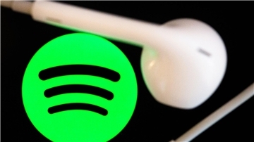 Der Umsatz von Spotify wuchs im vergangenen Quartal auf rund 3,17 Milliarden Euro. Unterm Strich verbuchte der Streamingdienst einen Verlust von 270 Millionen Euro.