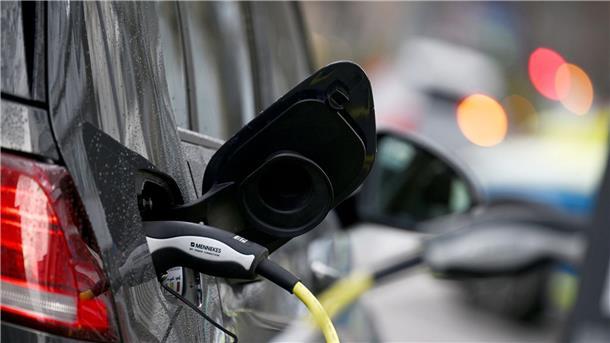 Hertz legt Rückwärtsgang bei Elektroauto-Flotte ein Der US-Autovermieter Hertz will ein Drittel seiner Elektroautos verkaufen.(Symboldbild)