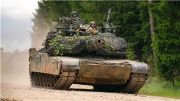 Der US-Kampfpanzer gleicht dem Leopard 2 in weiten Teilen. Den M1 Abrams gibt es seit 1980 in mittlerweile drei Hauptvarianten.