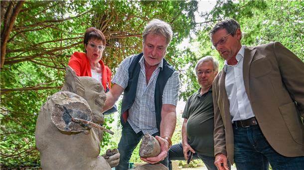 Der Vandalismus in Thieles Garten empört die Garten-Verantwortlichen Doris Paula Baumgart-Ackermann, Holger Welt, Herbert Winter und Leroy Czichy (v. li.).