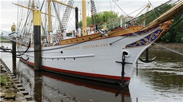Der Versuch des Senats, die „Schulschiff Deutschland“ in Bremen-Vegesack zu halten, sind vorerst gescheitert. Sie endeten ohne eine Verständigung. Foto: Wagner/dpa