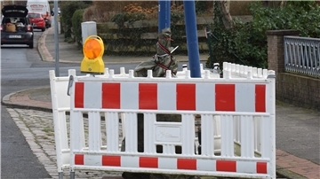 Der Versuchsbrunnen in der Flettnerstraße in Grünhöfe läuft seit August 2021. Bisher wurden etwa 62000 Kubikmeter Wasser gefördert und in den Regenwasserkanal abgeleitet.